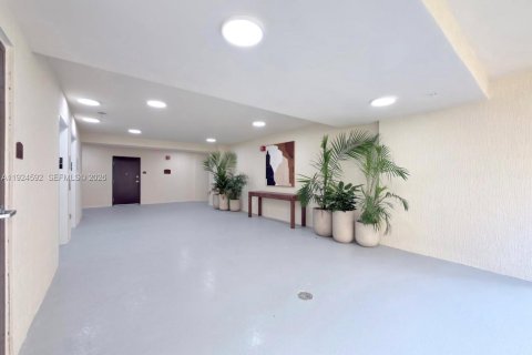 Снять в аренду квартиру в Суитуотер, Флорида 3 спальни, 479.75м2, № 2082902 - фото 20