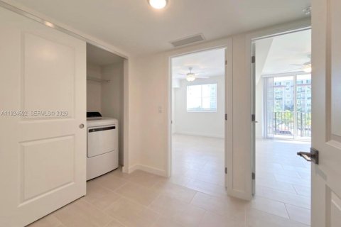 Снять в аренду квартиру в Суитуотер, Флорида 3 спальни, 479.75м2, № 2082902 - фото 6