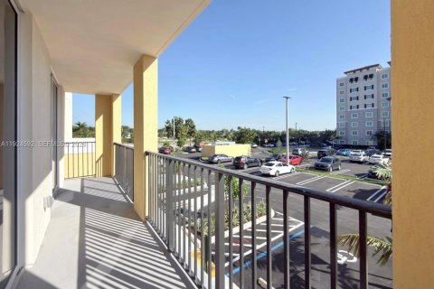 Снять в аренду квартиру в Суитуотер, Флорида 3 спальни, 479.75м2, № 2082902 - фото 11