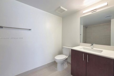 Снять в аренду квартиру в Суитуотер, Флорида 3 спальни, 479.75м2, № 2082902 - фото 13