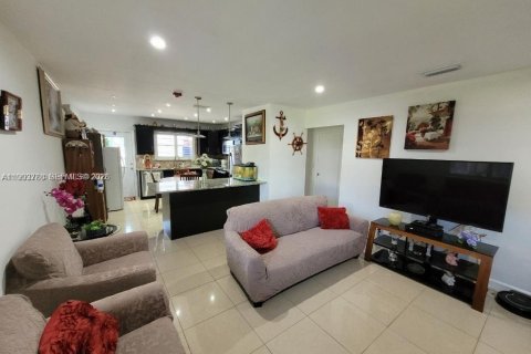 Copropriété à vendre à Hollywood, Floride: 2 chambres, 84.54 m2 № 2255814 - photo 5