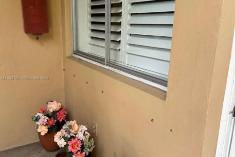 Condo à Hollywood, Floride, 2 chambres  № 2255814