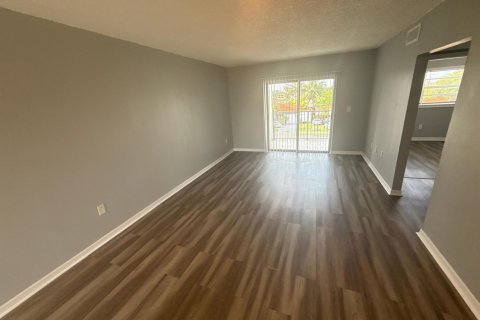 Appartement à louer à Opa-locka, Floride: 2 chambres, 69.68 m2 № 2177371 - photo 2
