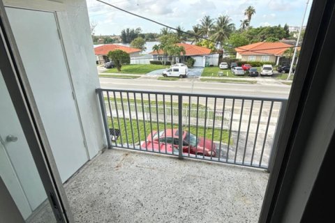 Appartement à louer à Opa-locka, Floride: 2 chambres, 69.68 m2 № 2177371 - photo 12