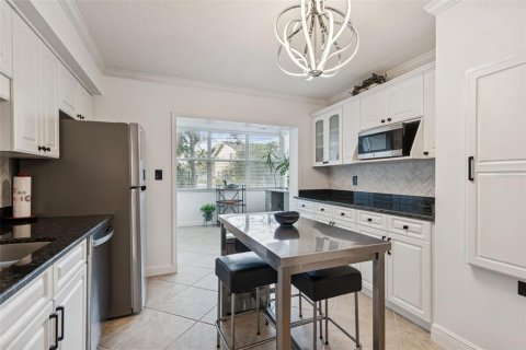 Condo in Saint Petersburg, Florida, 2 bedrooms  № 2236423 - photo 19