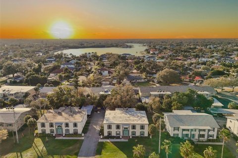 Condo in Saint Petersburg, Florida, 2 bedrooms  № 2236423 - photo 2