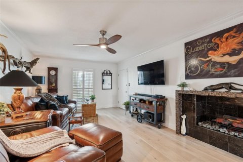 Condo in Saint Petersburg, Florida, 2 bedrooms  № 2236423 - photo 12