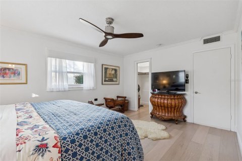 Condo in Saint Petersburg, Florida, 2 bedrooms  № 2236423 - photo 27