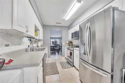 Townhouse in Altamonte Springs, Florida 3 bedrooms, 147.71 sq.m. № 1737263 - photo 9
