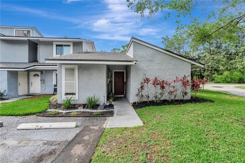 Townhouse in Altamonte Springs, Florida 3 bedrooms, 147.71 sq.m. № 1737263 - photo 1