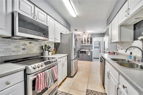 Townhouse in Altamonte Springs, Florida 3 bedrooms, 147.71 sq.m. № 1737263 - photo 10
