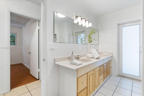 Villa ou maison à vendre à Pinecrest, Floride: 3 chambres, 171.78 m2 № 2025263 - photo 18