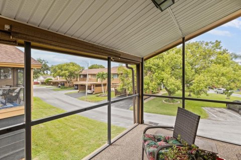 Condo in New Port Richey, Florida, 2 bedrooms  № 1911437 - photo 16
