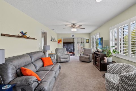 Condo in New Port Richey, Florida, 2 bedrooms  № 1911437 - photo 10