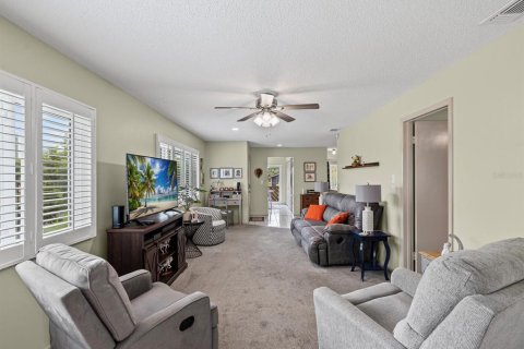 Condo in New Port Richey, Florida, 2 bedrooms  № 1911437 - photo 12