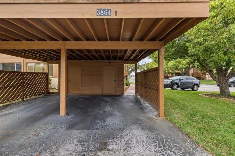 Condo in New Port Richey, Florida, 2 bedrooms  № 1911437 - photo 27