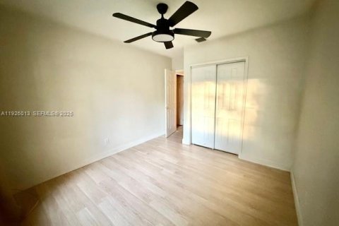 Купить виллу или дом в Норт-Майами, Флорида 7 комнат, 128.3м2, № 1989902 - фото 19