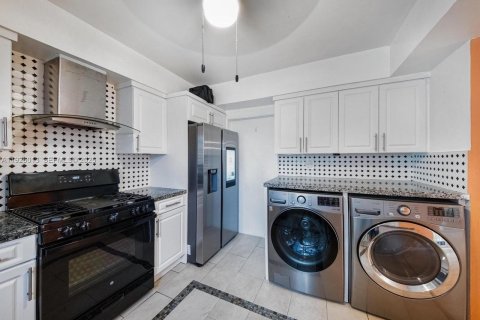 Купить виллу или дом в Норт-Майами, Флорида 7 комнат, 128.3м2, № 1989902 - фото 7