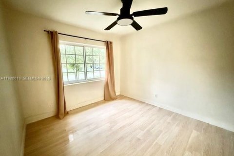 Купить виллу или дом в Норт-Майами, Флорида 7 комнат, 128.3м2, № 1989902 - фото 18