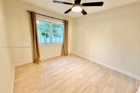 Купить виллу или дом в Норт-Майами, Флорида 7 комнат, 128.3м2, № 1989902 - фото 20