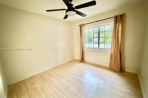 Купить виллу или дом в Норт-Майами, Флорида 7 комнат, 128.3м2, № 1989902 - фото 17