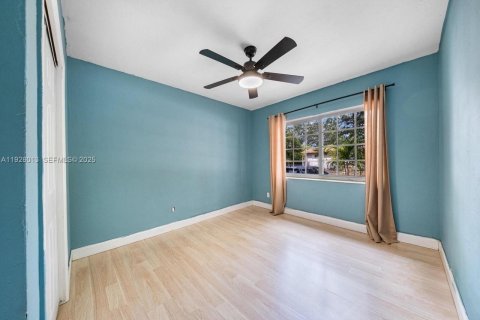 Купить виллу или дом в Норт-Майами, Флорида 7 комнат, 128.3м2, № 1989902 - фото 11