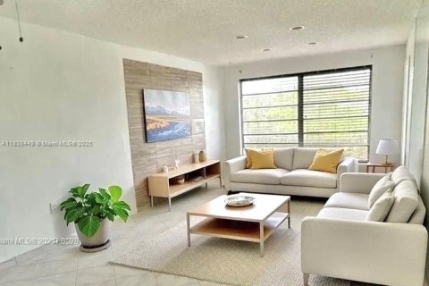 Condominio en venta en Plantation, Florida, 2 dormitorios, 88.44 m2 № 2037828 - foto 2