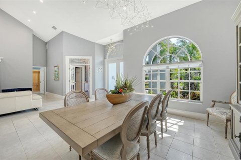 Villa ou maison à vendre à University Park, Floride: 3 chambres, 336.77 m2 № 2413860 - photo 11