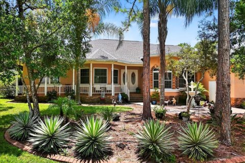House in Sebring, Florida 4 bedrooms, 270.07 sq.m. № 1885830 - photo 1