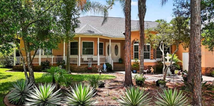 House in Sebring, Florida 4 bedrooms, 270.07 sq.m. № 1885830