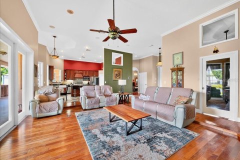 House in Sebring, Florida 4 bedrooms, 270.07 sq.m. № 1885830 - photo 8