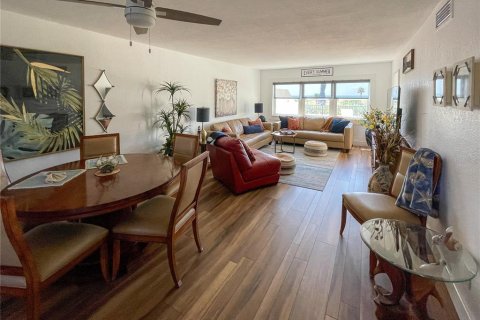 Copropriété à louer à Clearwater, Floride: 2 chambres, 103.21 m2 № 2125257 - photo 6