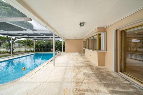 House in Hollywood, Florida 3 bedrooms, 190.45 sq.m. № 2001388 - photo 5