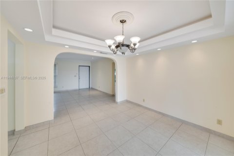 House in Hollywood, Florida 3 bedrooms, 190.45 sq.m. № 2001388 - photo 11