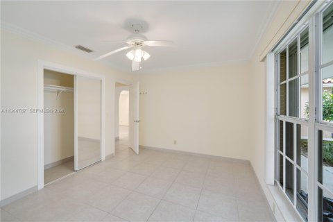 House in Hollywood, Florida 3 bedrooms, 190.45 sq.m. № 2001388 - photo 21