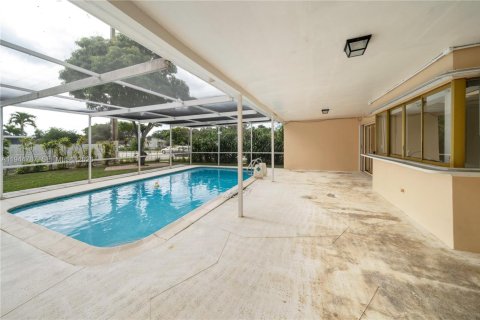 House in Hollywood, Florida 3 bedrooms, 190.45 sq.m. № 2001388 - photo 6