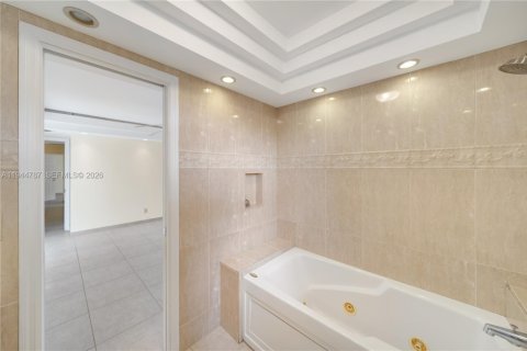 House in Hollywood, Florida 3 bedrooms, 190.45 sq.m. № 2001388 - photo 29