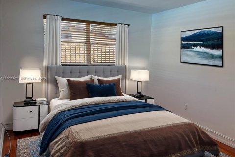 House in Hollywood, Florida 4 bedrooms, 117.61 sq.m. № 2032205 - photo 3