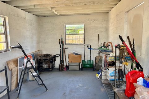 House in Hollywood, Florida 4 bedrooms, 117.61 sq.m. № 2032205 - photo 13