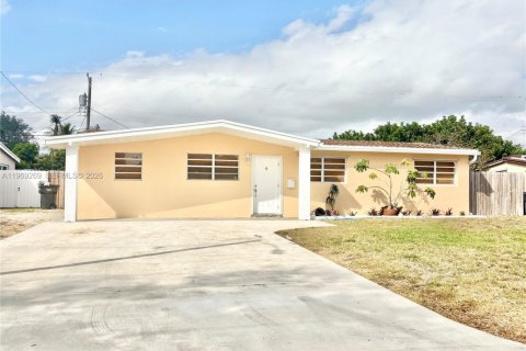 Дом в Холливуд, Флорида 4 спальни, 117.61м2 № 2032205