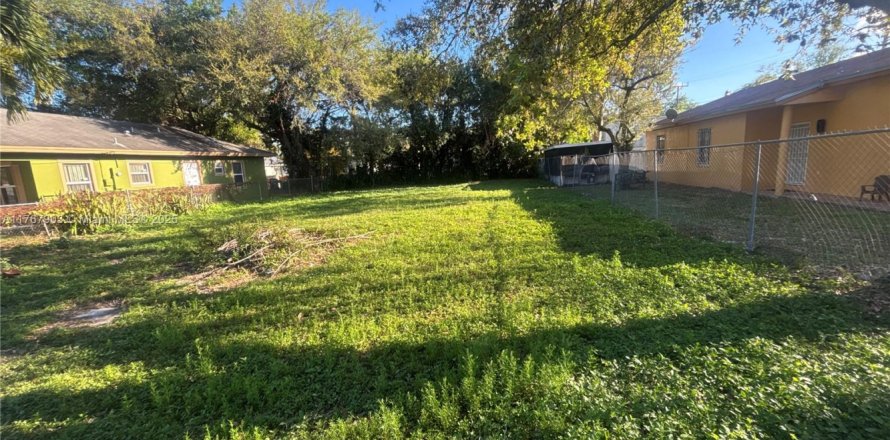 Terreno en Miami, Florida № 1867493
