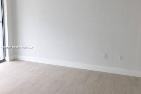 Condo in Miami, Florida, 2 bedrooms  № 1980618 - photo 6