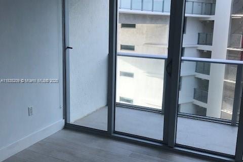 Condo in Miami, Florida, 2 bedrooms  № 1980618 - photo 7