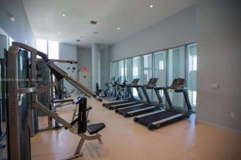 Condo in Miami, Florida, 2 bedrooms  № 1980618 - photo 19