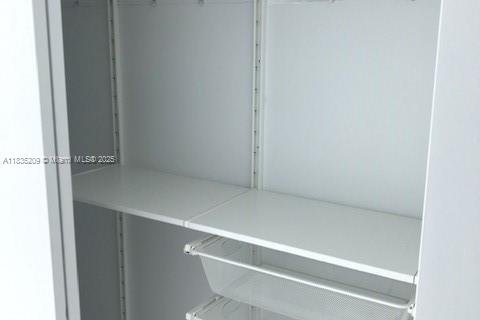 Condo in Miami, Florida, 2 bedrooms  № 1980618 - photo 12