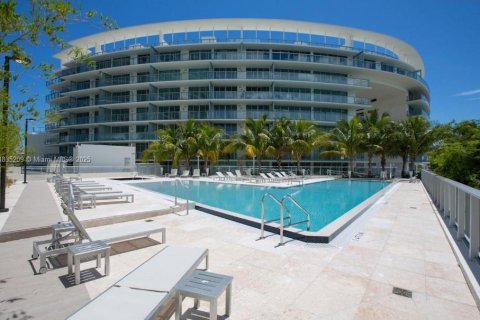 Condo in Miami, Florida, 2 bedrooms  № 1980618