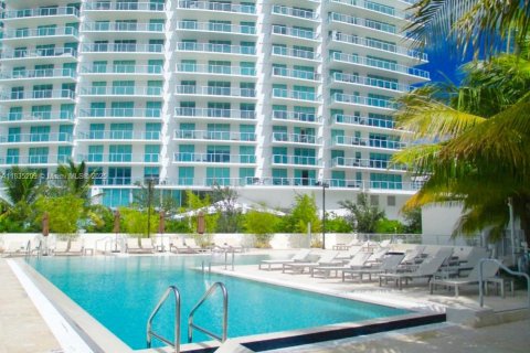 Condo in Miami, Florida, 2 bedrooms  № 1980618 - photo 29