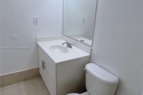 Condominio en alquiler en Miami, Florida, 1 dormitorio, 56.21 m2 № 1982209 - foto 20