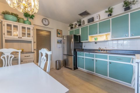 Купить кондоминиум в Лантана, Флорида 5 комнат, 81.01м2, № 2086120 - фото 8