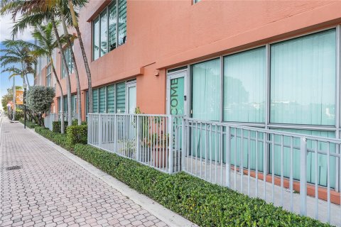Copropriété à vendre à Hollywood, Floride: 2 chambres, 109.81 m2 № 1964386 - photo 13